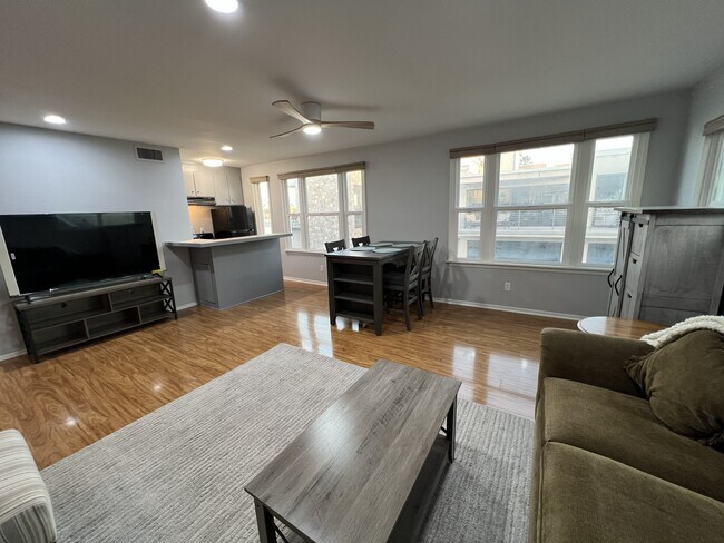 Foto del edificio - 6726 E Bay Shore Walk