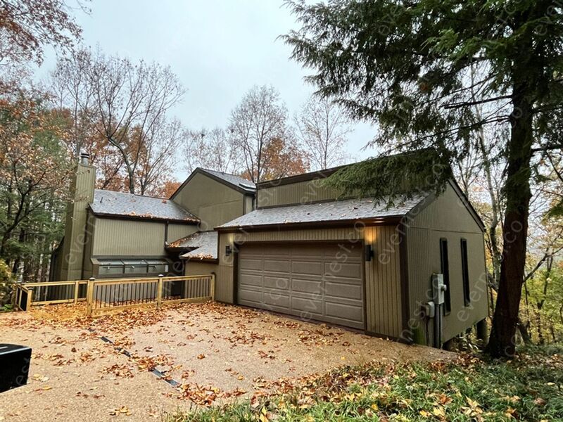 Primary Photo - 207 Wildflower Way
