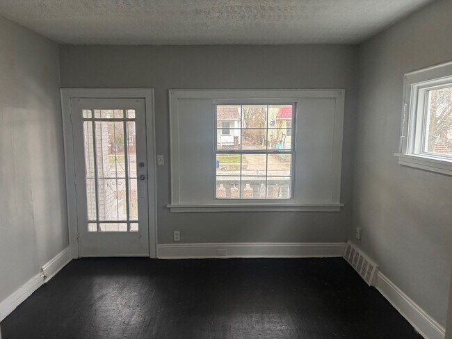 Building Photo - 12022 Griffing Ave