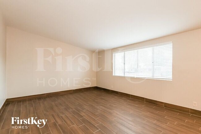 Building Photo - 8940 E Pine Valley Dr