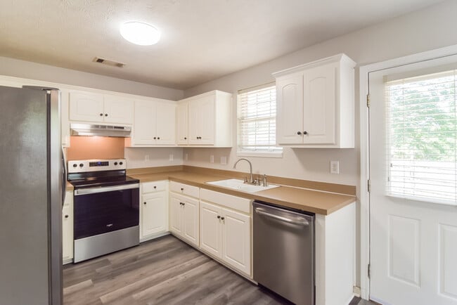 Building Photo - 212 Millridge Dr