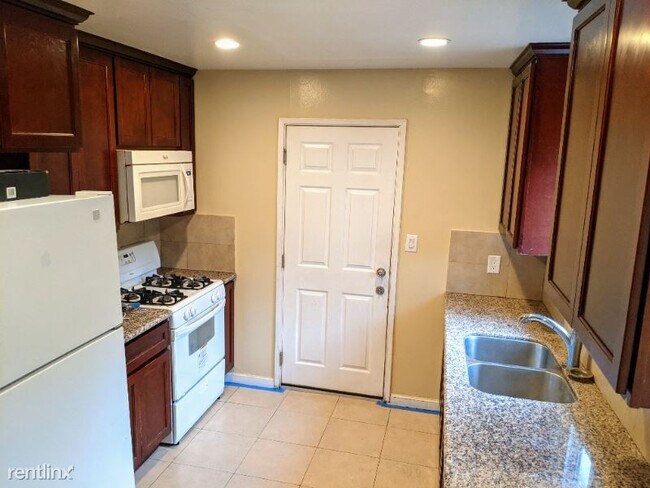 Building Photo - 2 br, 1 bath House - 1307 Pomeroy Ave