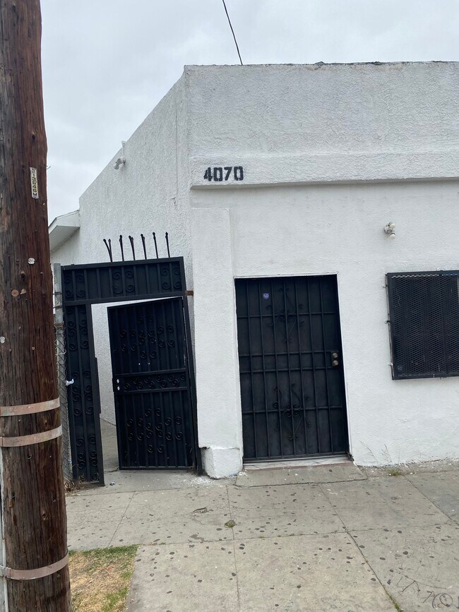Building Photo - 4070 S San Pedro St
