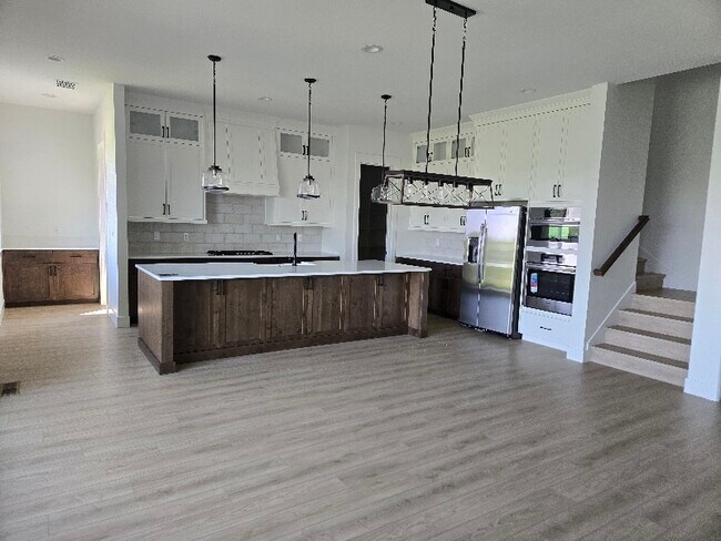 Building Photo - 5630 W Polecat Dr