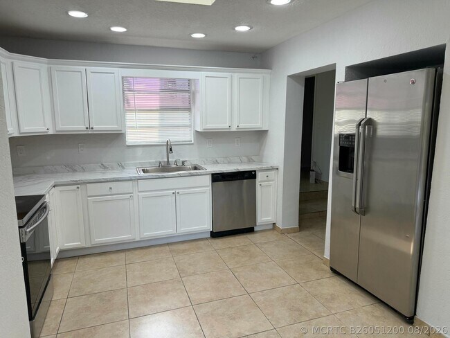 Foto del edificio - 3830 Davis Rd