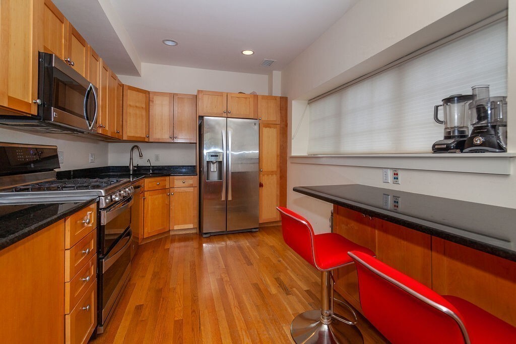 Primary Photo - 155 Brookline St