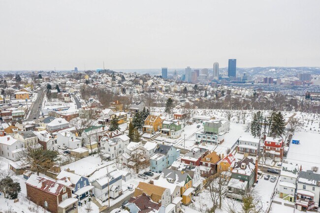 Foto del edificio - 1740 Arlington Ave