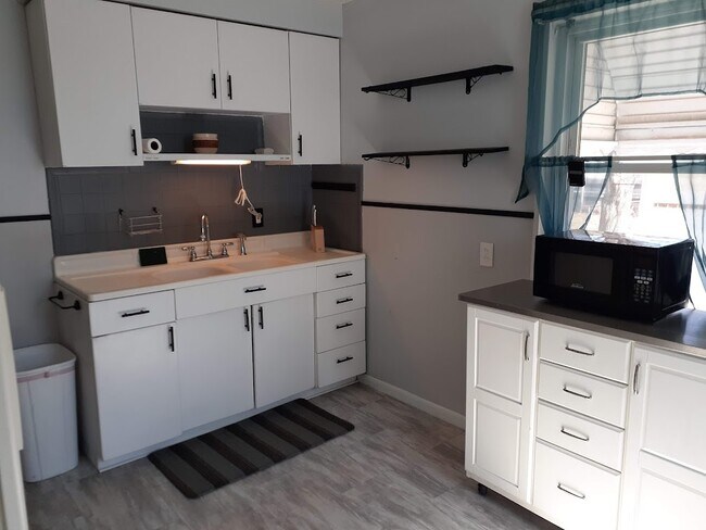 Foto del edificio - 25880 Groveland St
