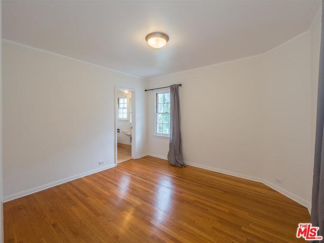 Foto del edificio - 223 S Roxbury Dr