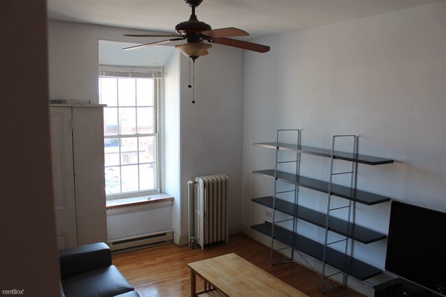 Building Photo - 2 br, 1 bath  - 111 S 42nd St #3