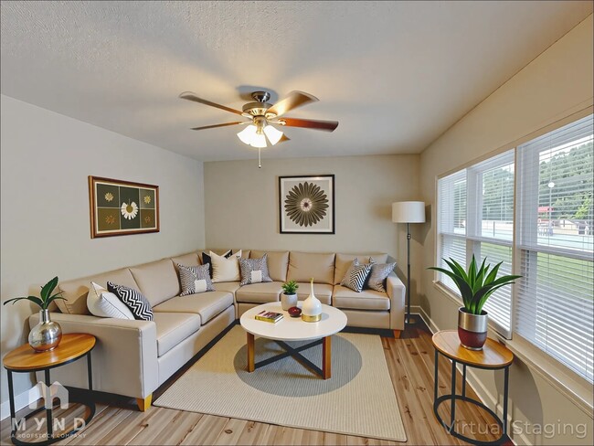 Foto del edificio - 3211 Spring Valley Dr