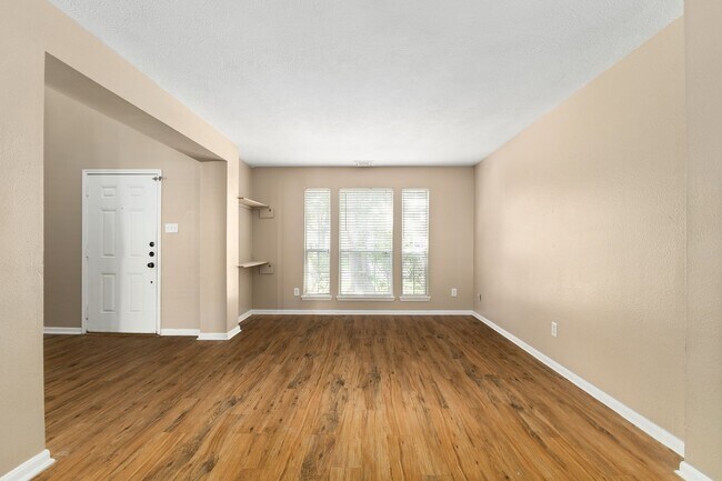 Foto del edificio - 16126 Taloncrest Dr