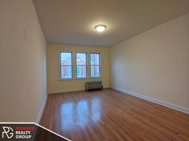 Building Photo - 2600 N Kimball Ave