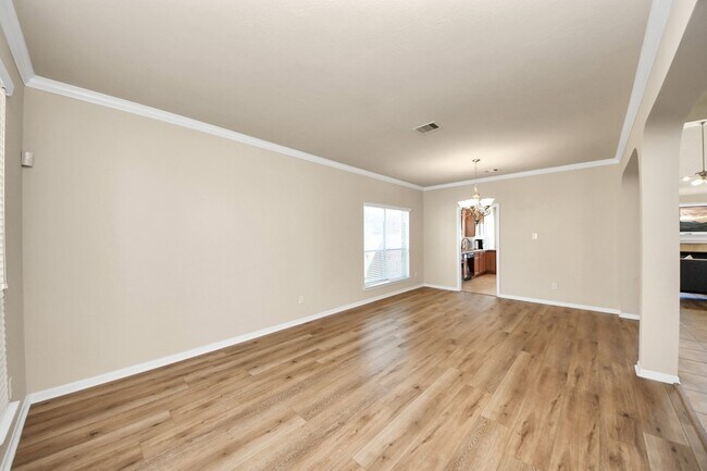 Foto del edificio - 9006 Sunny Brook Ln