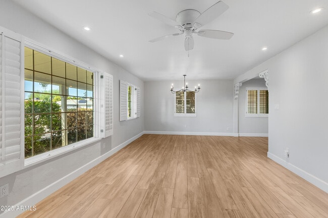 Building Photo - 808 E Cavalier Dr