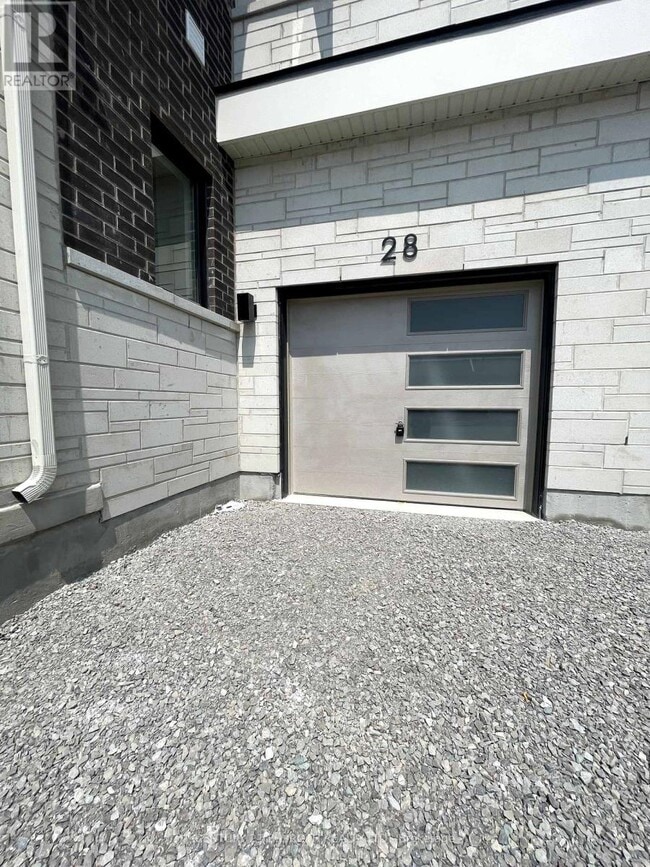 Building Photo - 28 Vinewood Cres