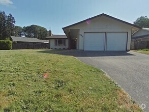 Building Photo - 1947 SE Crystal Cir