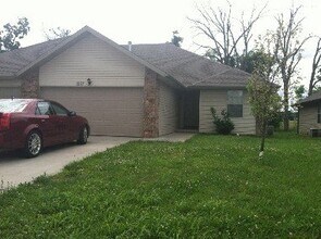 Building Photo - 1090 N Northwood Ave