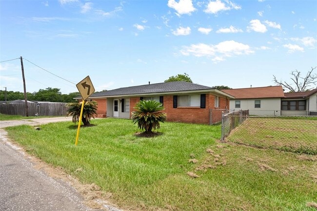 Foto del edificio - 815 Rugeley St