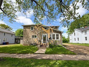 Building Photo - 316 2nd St