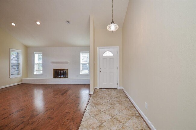 Building Photo - 22806 Poppyfield Dr