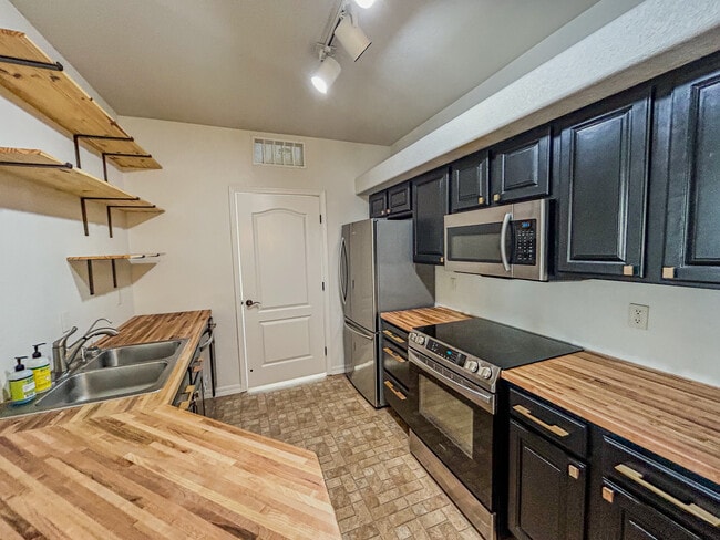 Kitchen - 5378 Palomino Ranch Pt