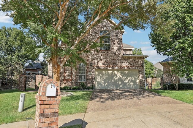 Foto del edificio - 7719 Lakecrest Ct