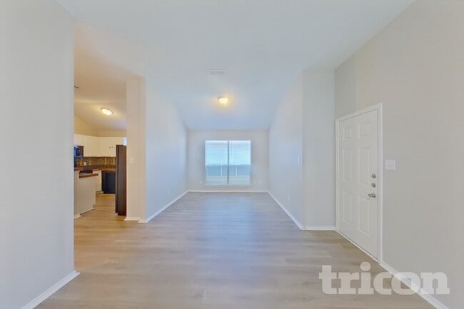 Building Photo - 10525 Flamewood Dr