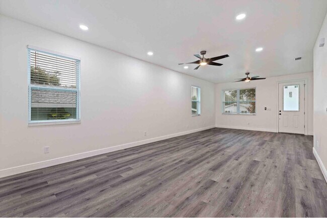 Building Photo - 3750 Abington Ave S