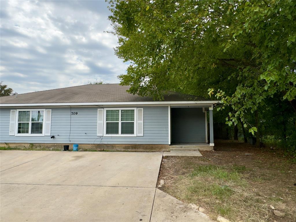 Primary Photo - 709 San Saba St