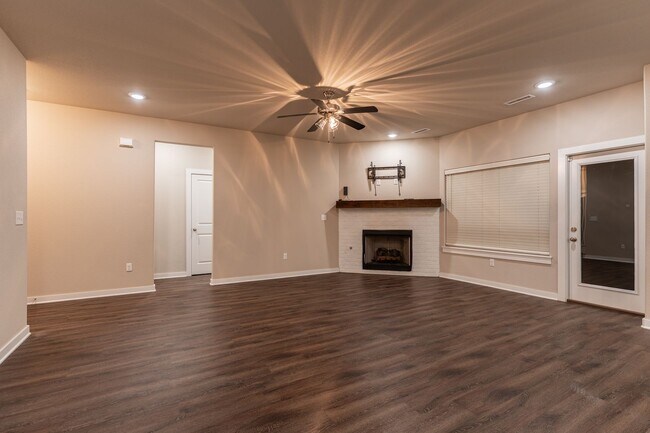 Foto del edificio - 3 Bed/2 BA Rental in Farmington!