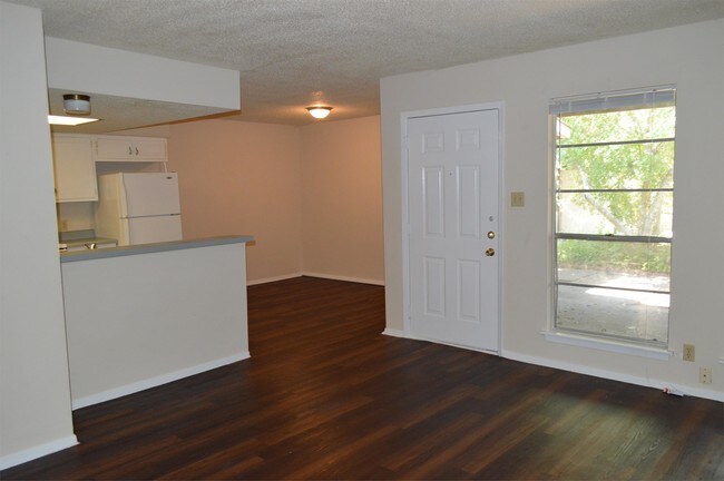 Building Photo - 3426 Willowrun Dr