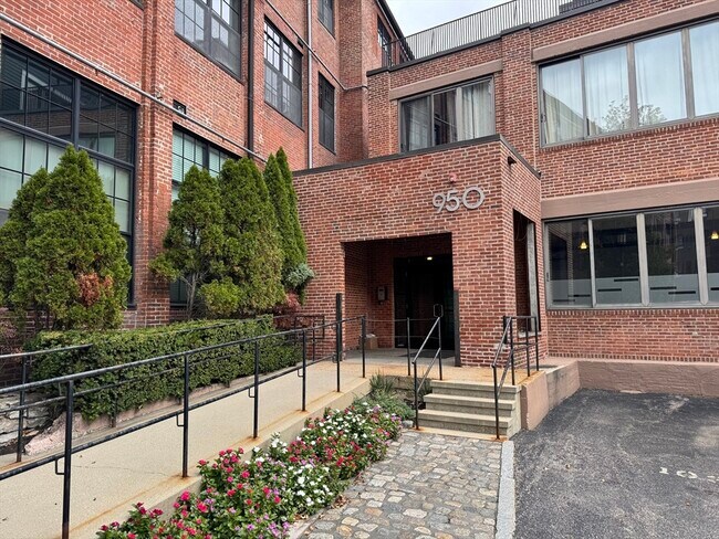 Foto del edificio - 950 Dorchester Ave