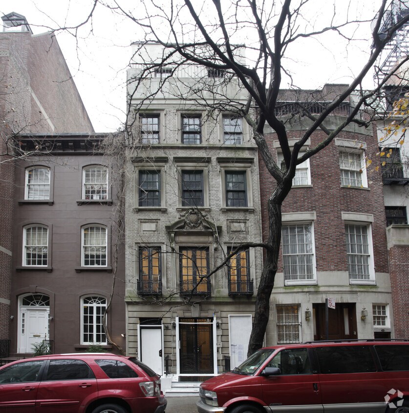 Building Photo - 116 E 78th St