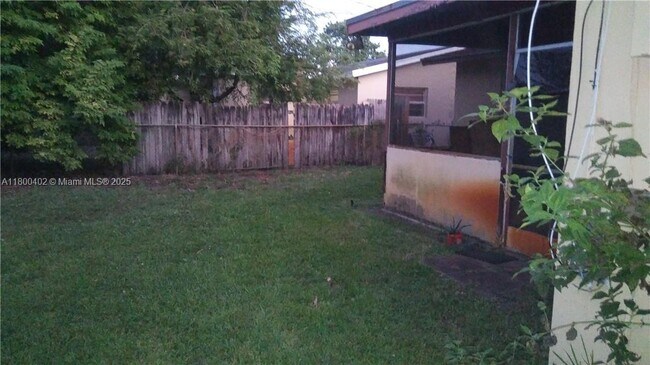 Foto del edificio - 5425 NW 16th Ct