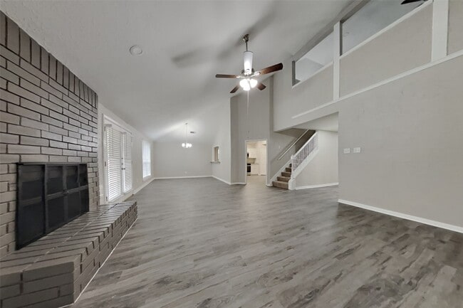 Building Photo - 6818 White Tail Dr