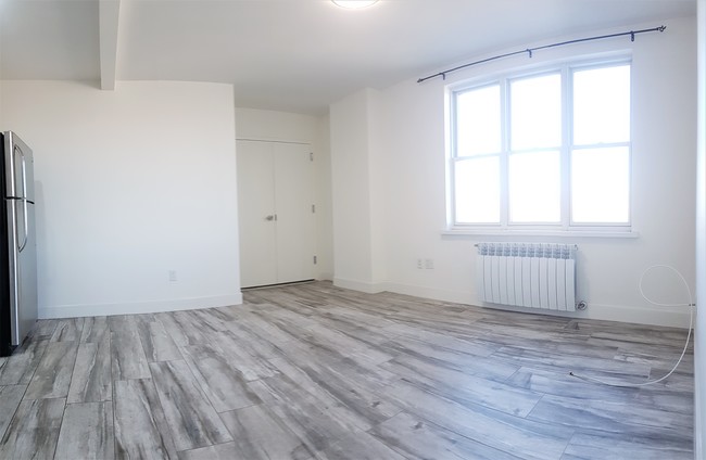 Building Photo - 106 Remsen Ave