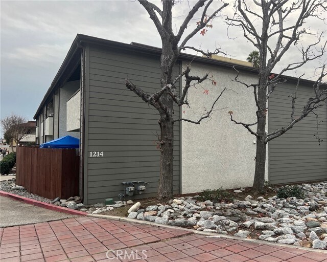 Primary Photo - 1214 Huntington Dr