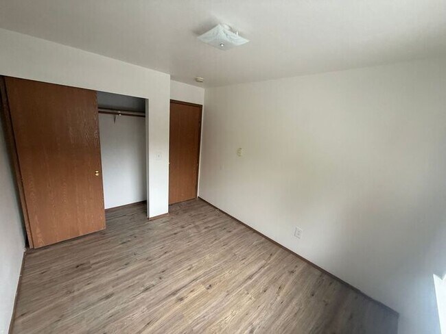 Foto del edificio - Well-Maintained 2 bed, 2 bath unit in 4-Plex in Desirable Auburn Neighborhood!