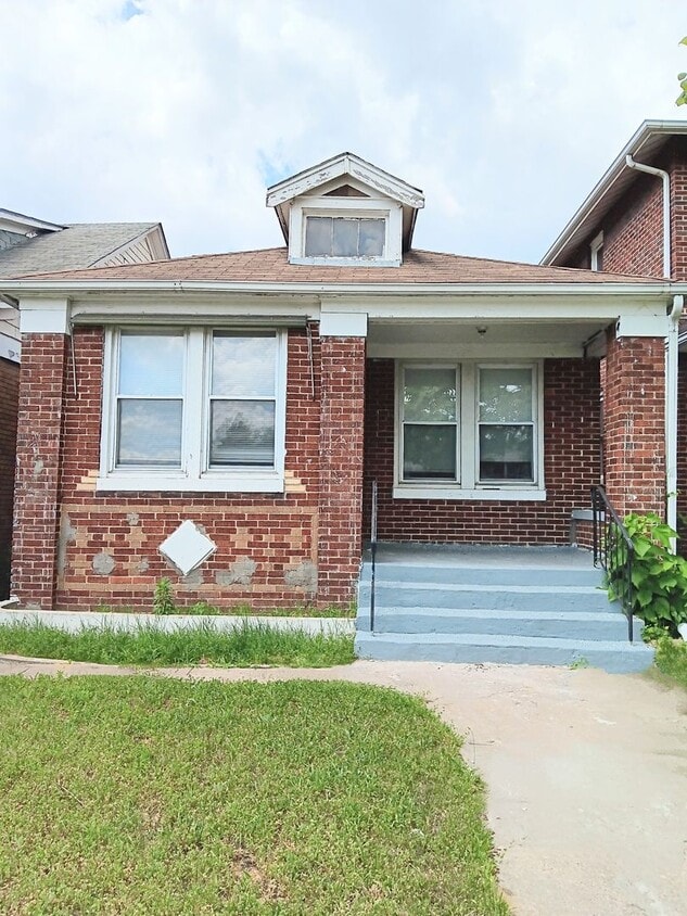 Primary Photo - Cozy 3 Bedroom Home