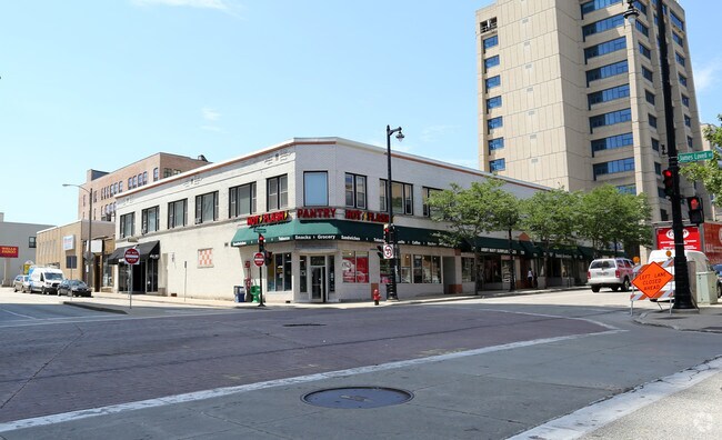 Foto del edificio - West Wisconsin