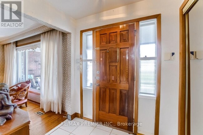 Building Photo - 25 Bentworth Ave