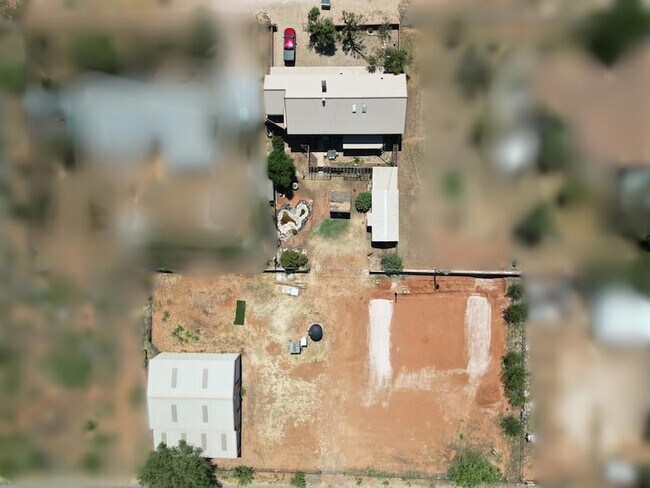 Foto del edificio - 2811 S County Rd 1200