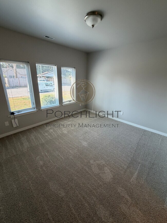 Building Photo - 600 Pioneer Ct