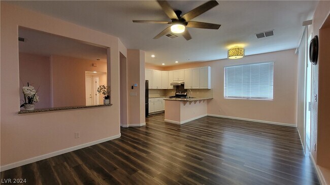 Building Photo - 10628 Coral Vine Arbor Ave