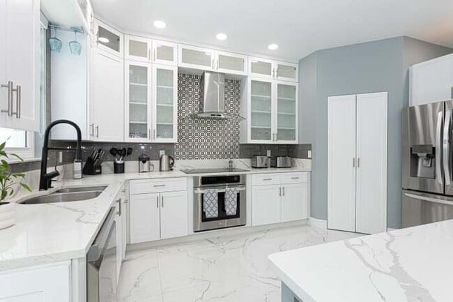 Building Photo - 2738 Misty Oaks Cir