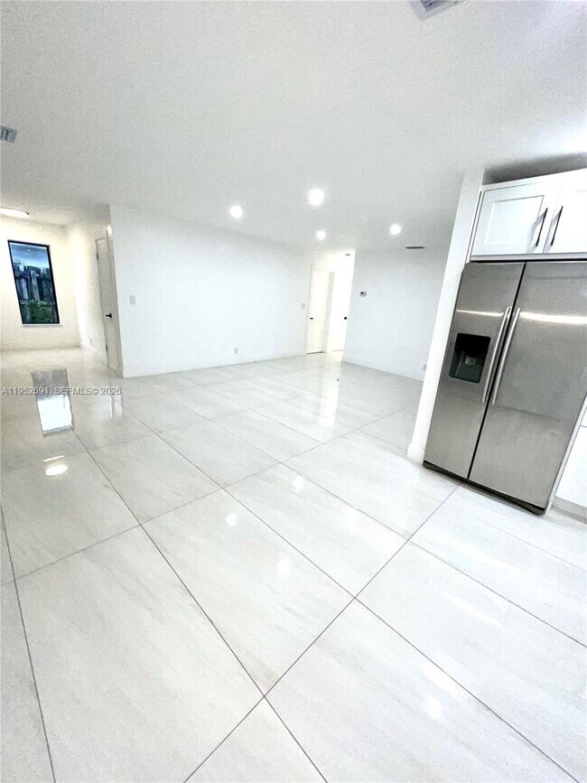 Foto del edificio - 7590 Johnson St