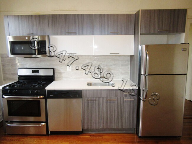 Building Photo - 262 E 55th St