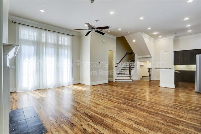Foto del edificio - 5108 Larkin St