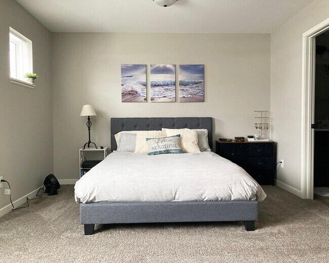 Foto del edificio - 200 Timberwolf Dr